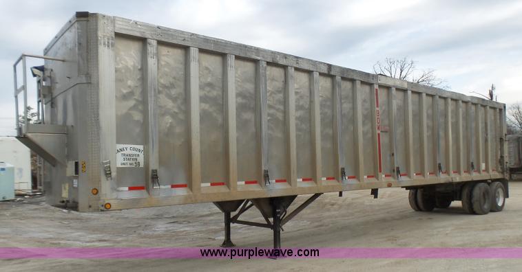 image for item L5462 2001 Travis S/102 walking floor trailer