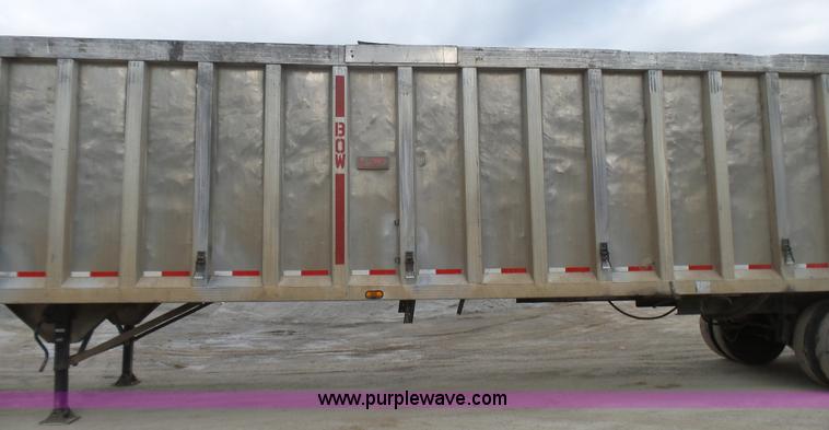 image for item L5462 2001 Travis S/102 walking floor trailer