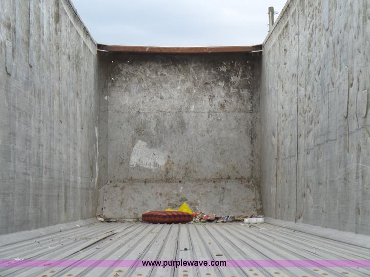 image for item L5462 2001 Travis S/102 walking floor trailer