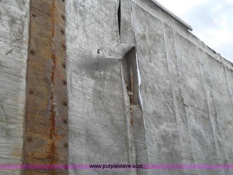 image for item L5462 2001 Travis S/102 walking floor trailer