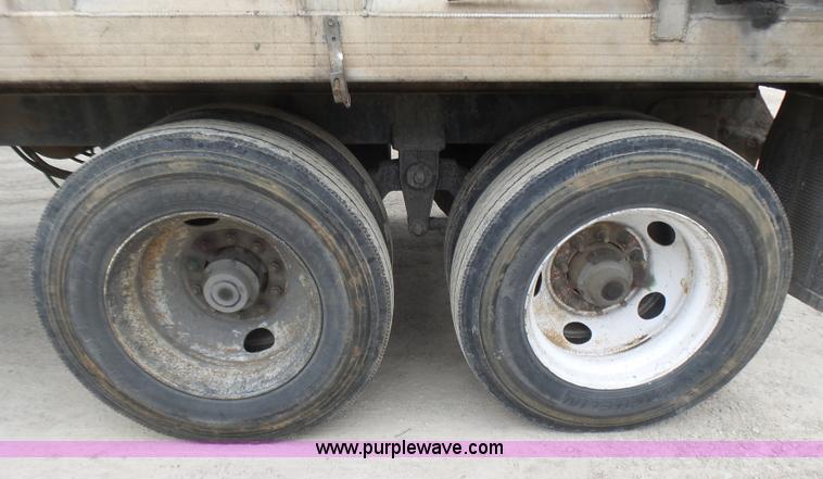 image for item L5462 2001 Travis S/102 walking floor trailer