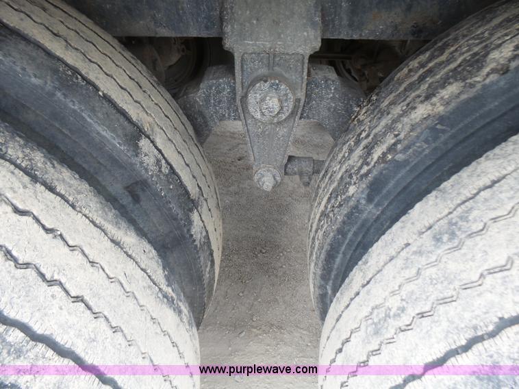 image for item L5462 2001 Travis S/102 walking floor trailer