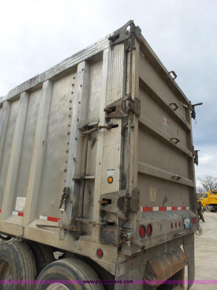 image for item L5462 2001 Travis S/102 walking floor trailer