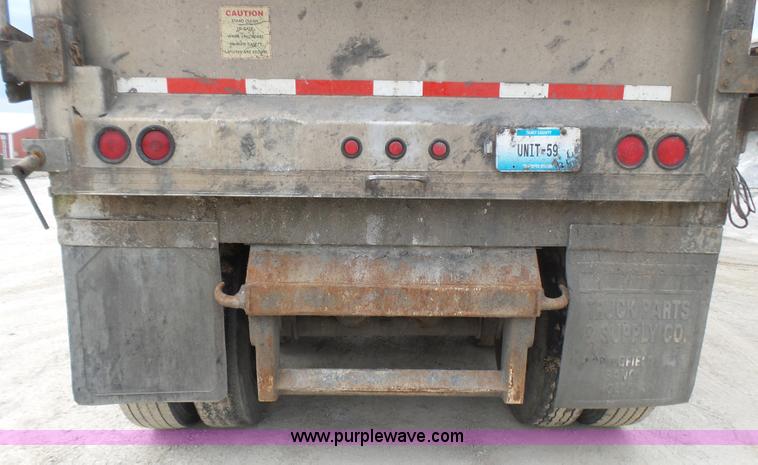 image for item L5462 2001 Travis S/102 walking floor trailer