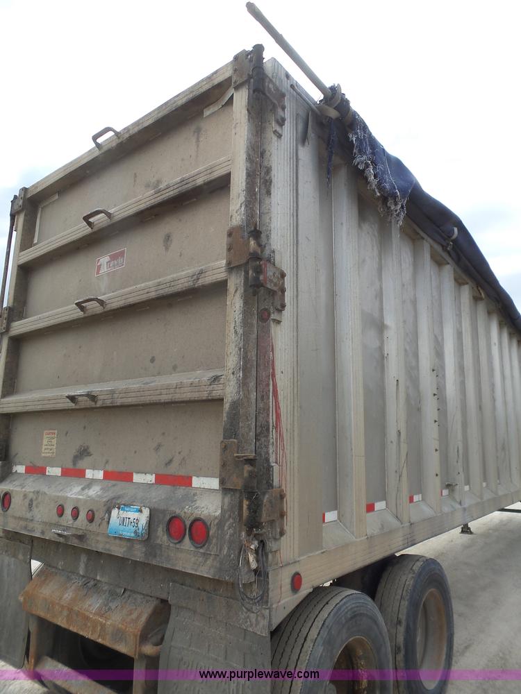 image for item L5462 2001 Travis S/102 walking floor trailer