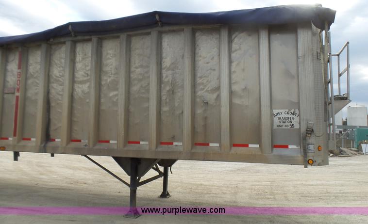 image for item L5462 2001 Travis S/102 walking floor trailer