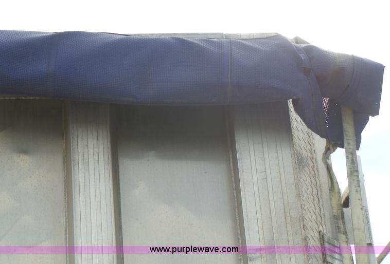 image for item L5462 2001 Travis S/102 walking floor trailer