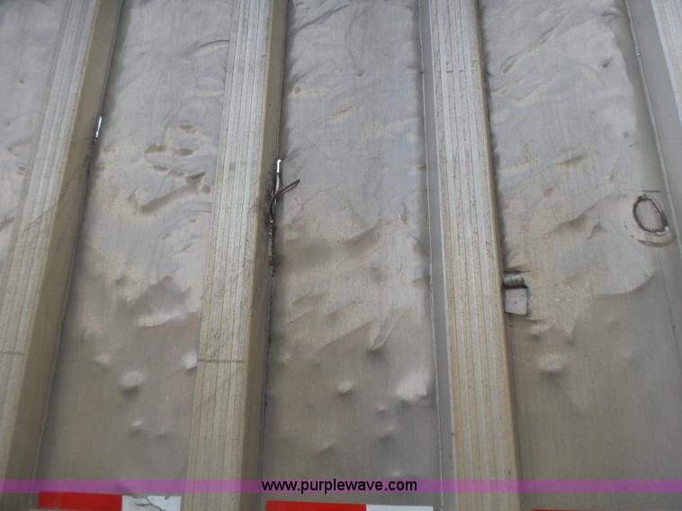 image for item L5462 2001 Travis S/102 walking floor trailer