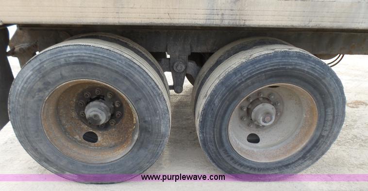 image for item L5462 2001 Travis S/102 walking floor trailer
