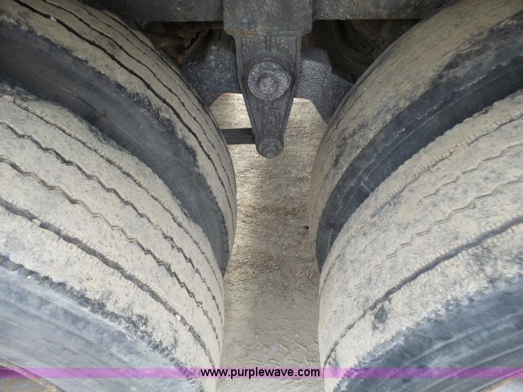 image for item L5462 2001 Travis S/102 walking floor trailer