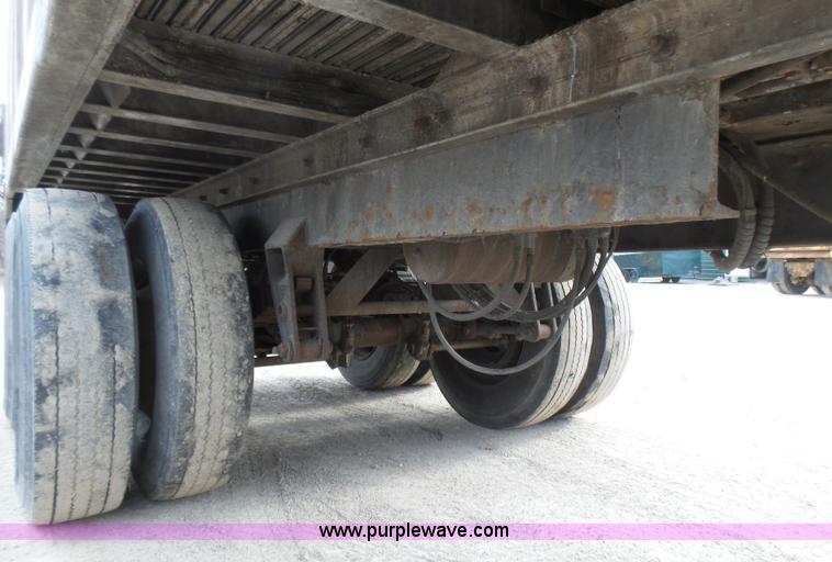 image for item L5462 2001 Travis S/102 walking floor trailer
