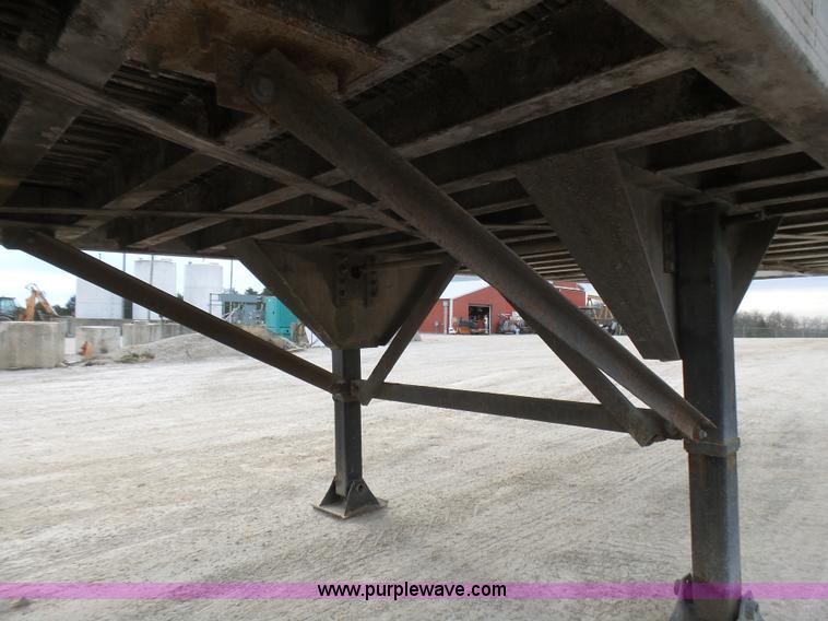 image for item L5462 2001 Travis S/102 walking floor trailer