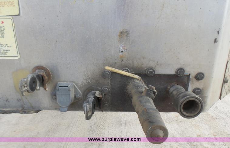 image for item L5462 2001 Travis S/102 walking floor trailer