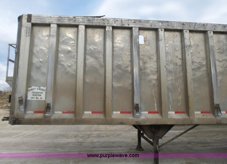 image for item L5463 2001 Travis S/102 walking floor trailer