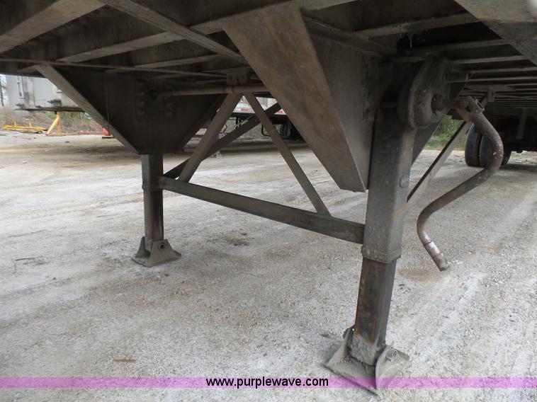 image for item L5463 2001 Travis S/102 walking floor trailer