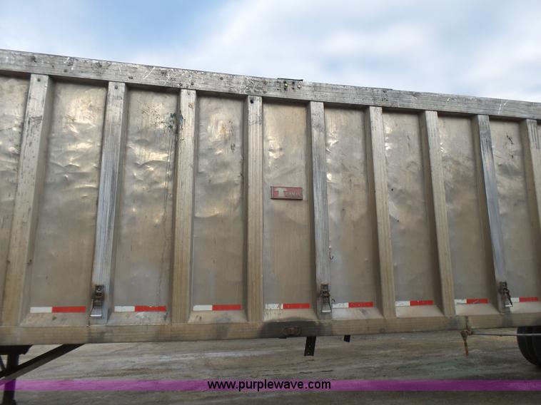 image for item L5463 2001 Travis S/102 walking floor trailer