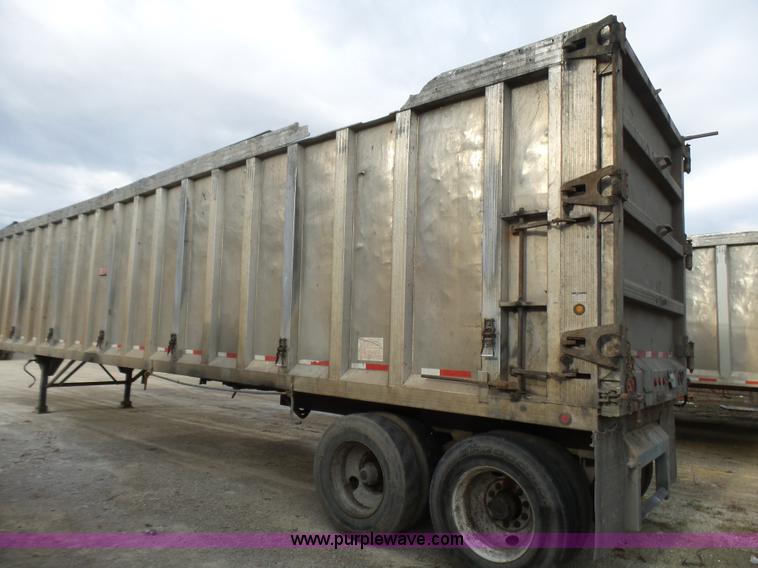 image for item L5463 2001 Travis S/102 walking floor trailer