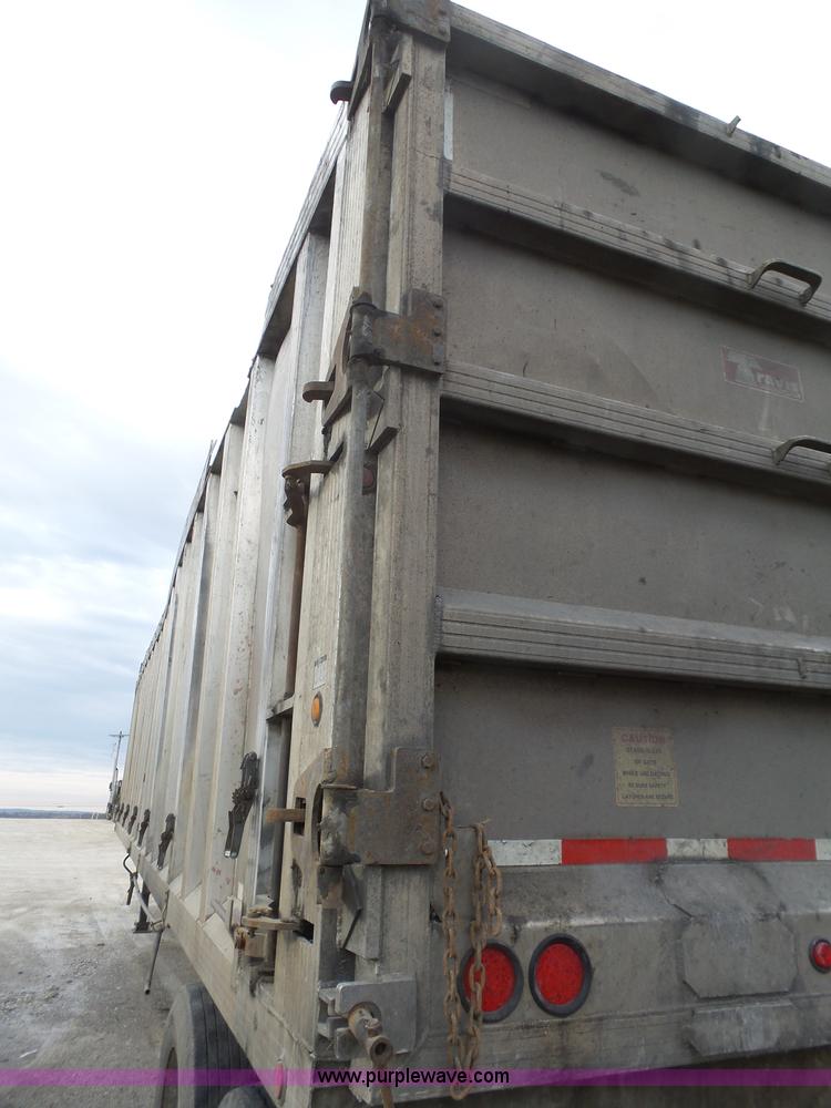 image for item L5463 2001 Travis S/102 walking floor trailer