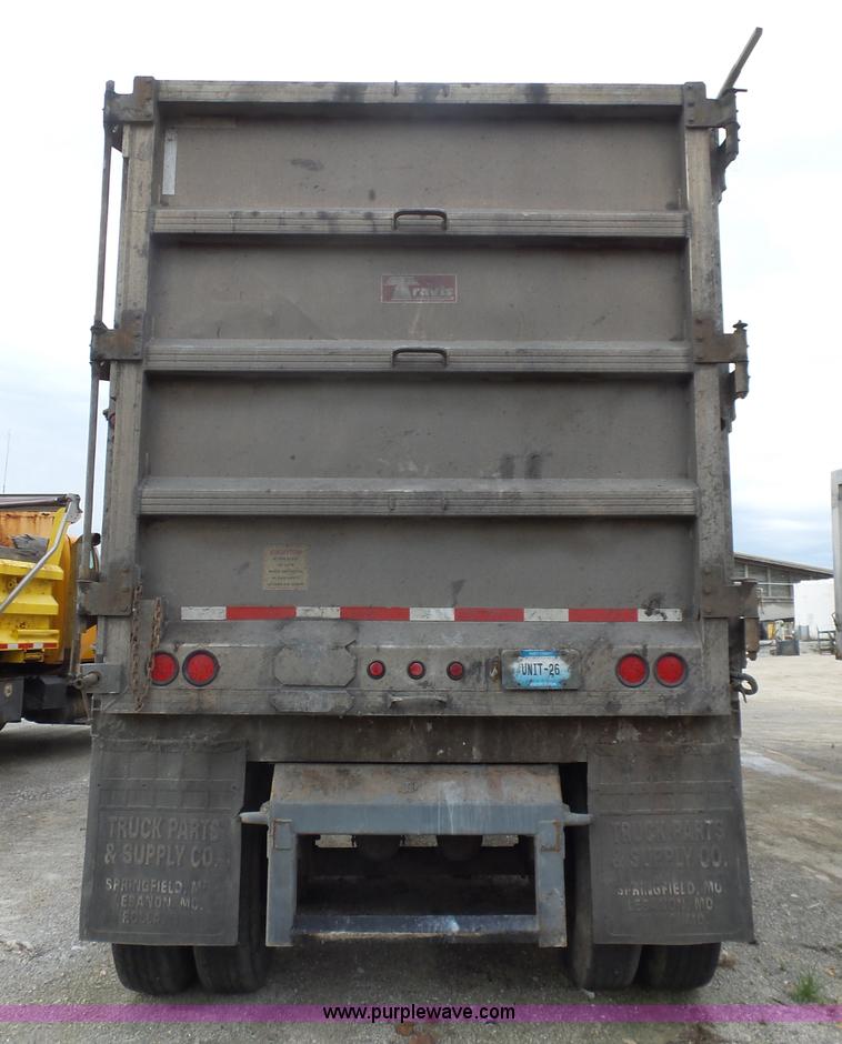 image for item L5463 2001 Travis S/102 walking floor trailer