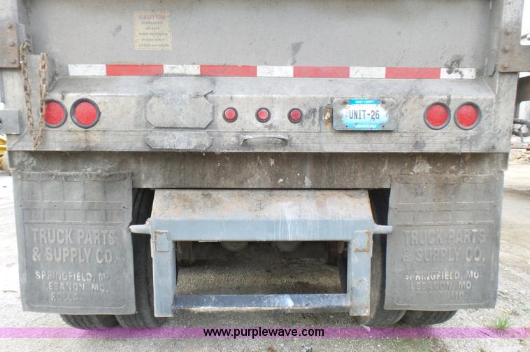 image for item L5463 2001 Travis S/102 walking floor trailer