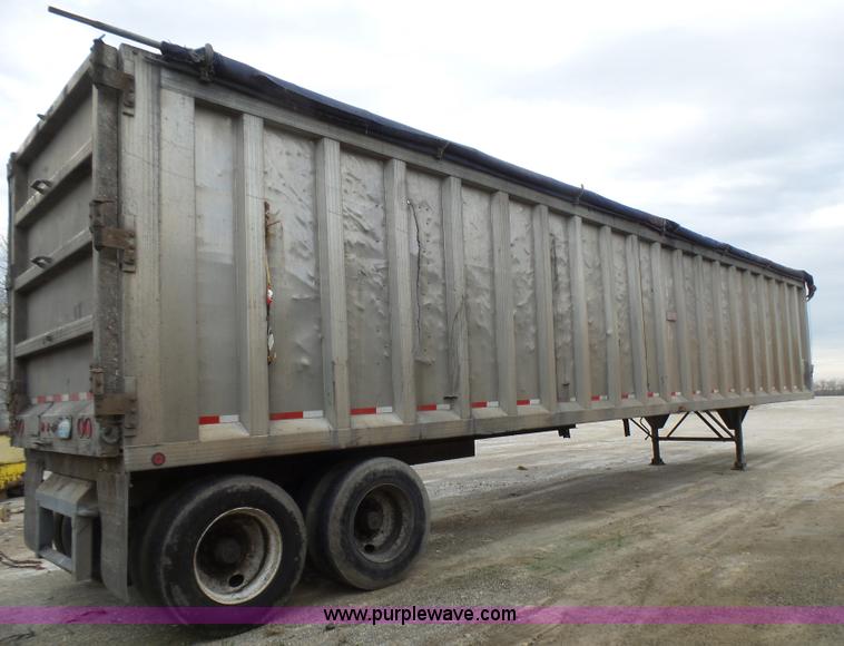 image for item L5463 2001 Travis S/102 walking floor trailer