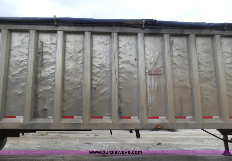 image for item L5463 2001 Travis S/102 walking floor trailer