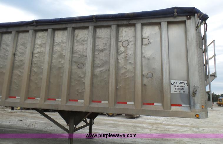 image for item L5463 2001 Travis S/102 walking floor trailer