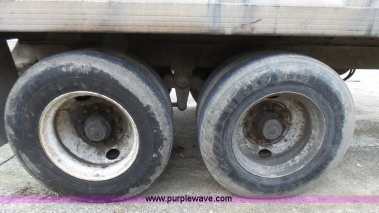 image for item L5463 2001 Travis S/102 walking floor trailer