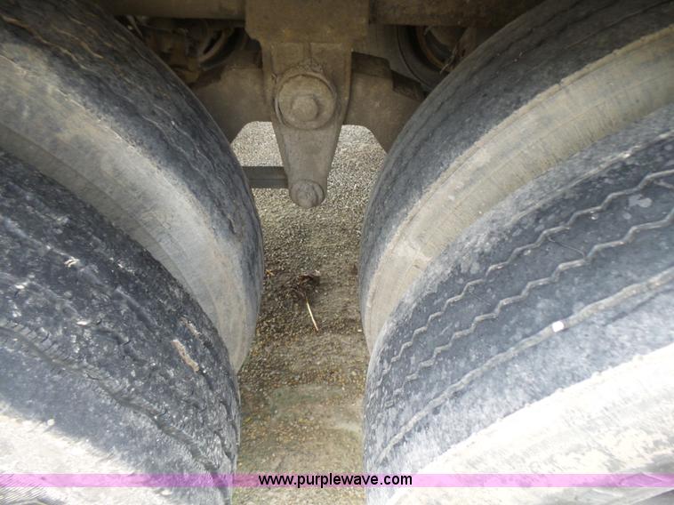 image for item L5463 2001 Travis S/102 walking floor trailer