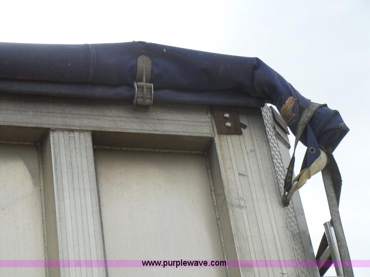 image for item L5463 2001 Travis S/102 walking floor trailer