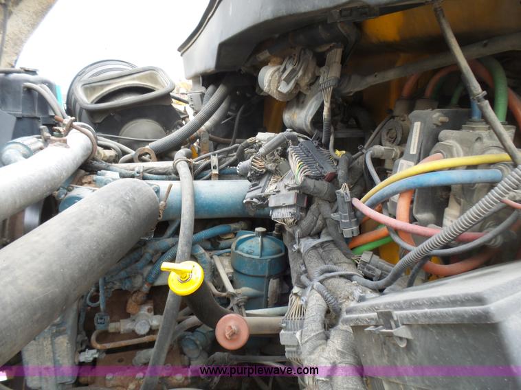 image for item L5464 2006 International 7400 dump truck