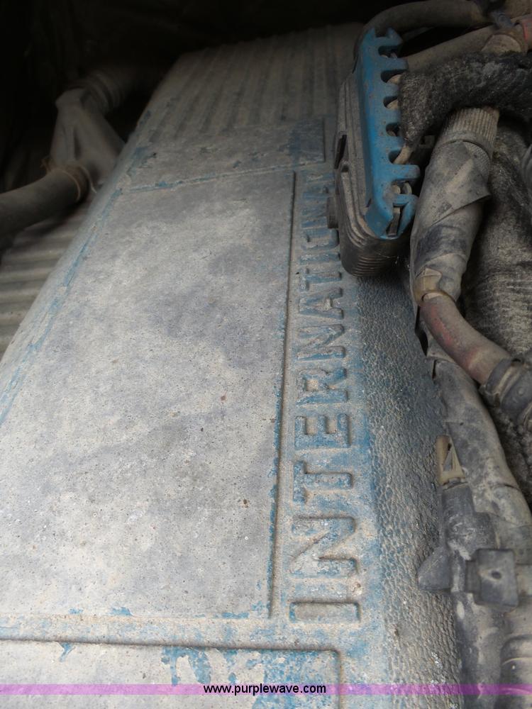 image for item L5464 2006 International 7400 dump truck