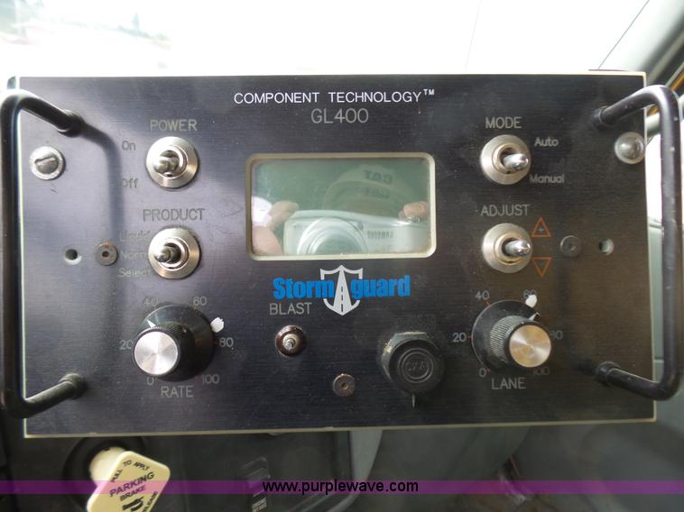 image for item L5464 2006 International 7400 dump truck