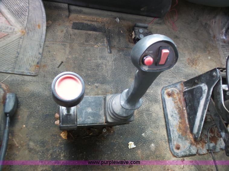 image for item L5464 2006 International 7400 dump truck