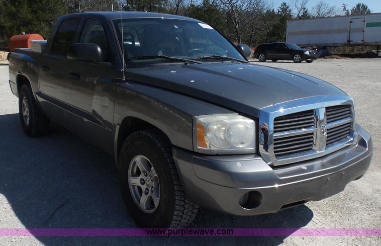 image for item L5470 2006 Dodge Dakota SLT Quad Cab pickup truck