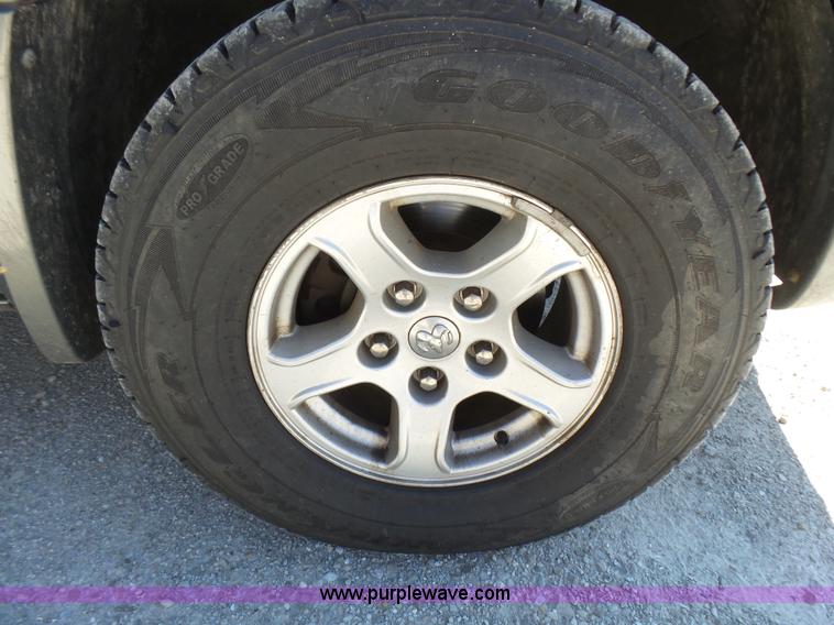 image for item L5470 2006 Dodge Dakota SLT Quad Cab pickup truck