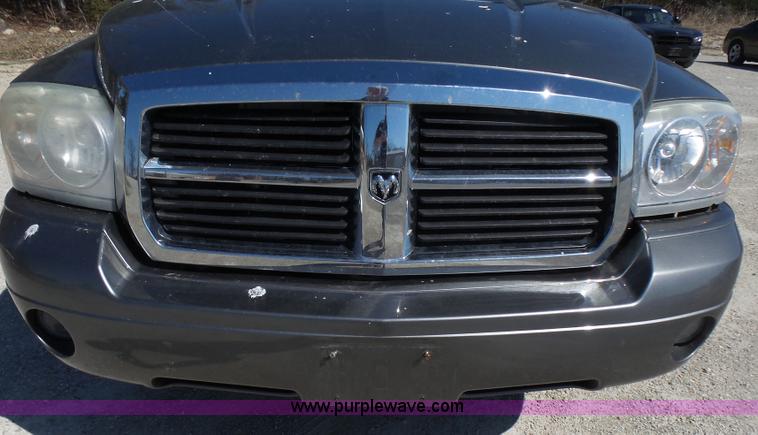 image for item L5470 2006 Dodge Dakota SLT Quad Cab pickup truck