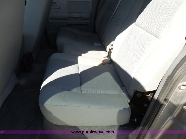 image for item L5470 2006 Dodge Dakota SLT Quad Cab pickup truck