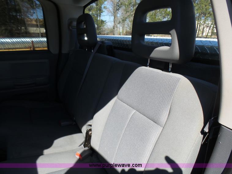 image for item L5470 2006 Dodge Dakota SLT Quad Cab pickup truck