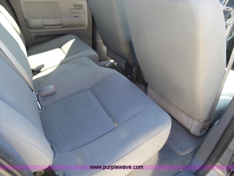 image for item L5470 2006 Dodge Dakota SLT Quad Cab pickup truck