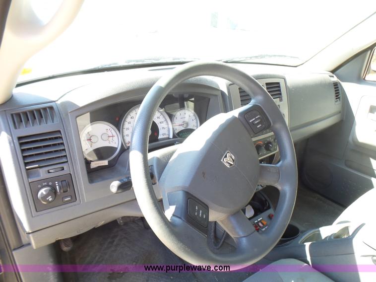 image for item L5470 2006 Dodge Dakota SLT Quad Cab pickup truck