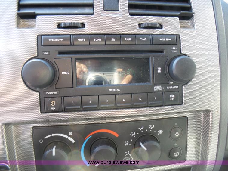 image for item L5470 2006 Dodge Dakota SLT Quad Cab pickup truck