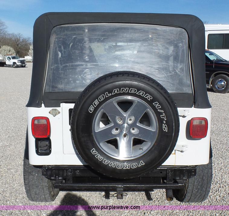 image for item L5472 1992 Jeep Wrangler Islander SUV