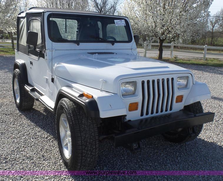 image for item L5472 1992 Jeep Wrangler Islander SUV