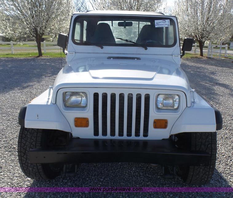 image for item L5472 1992 Jeep Wrangler Islander SUV
