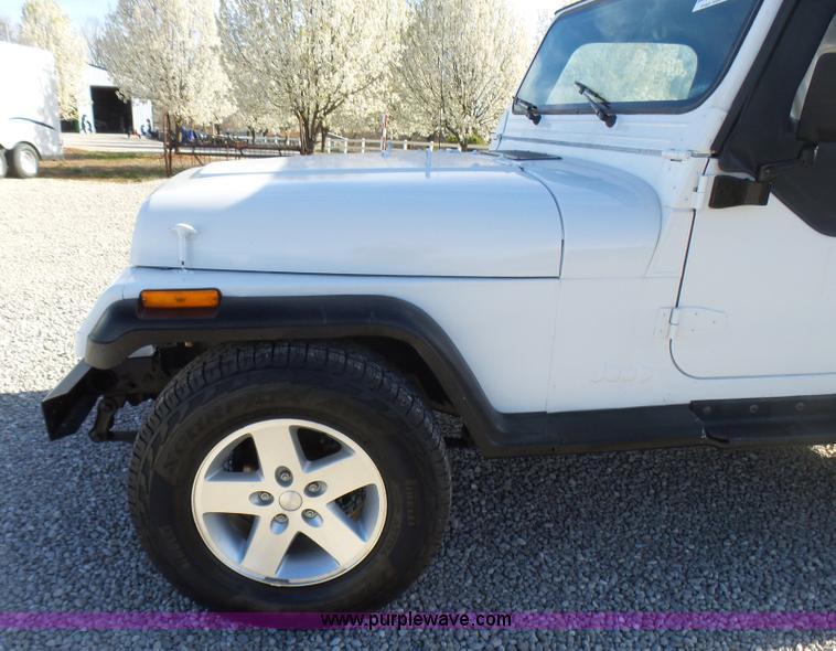 image for item L5472 1992 Jeep Wrangler Islander SUV
