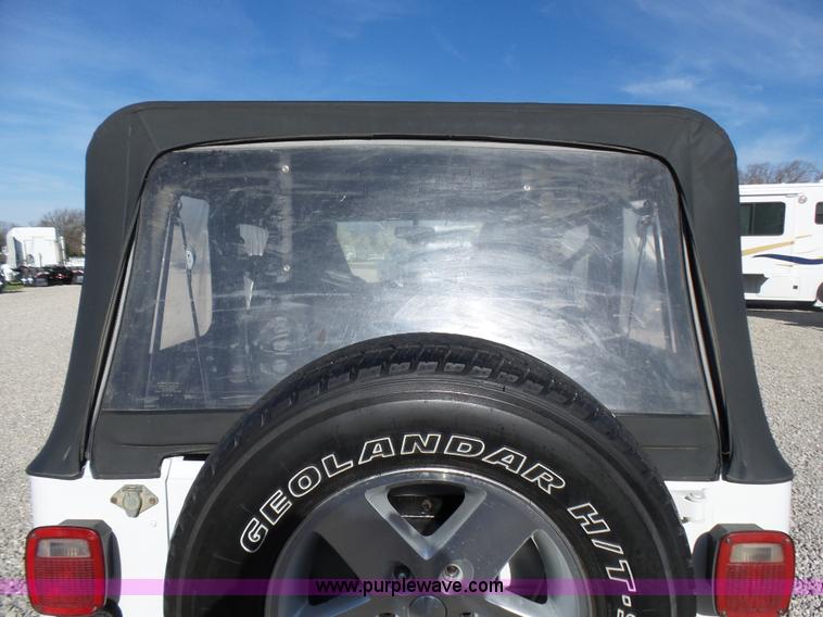 image for item L5472 1992 Jeep Wrangler Islander SUV