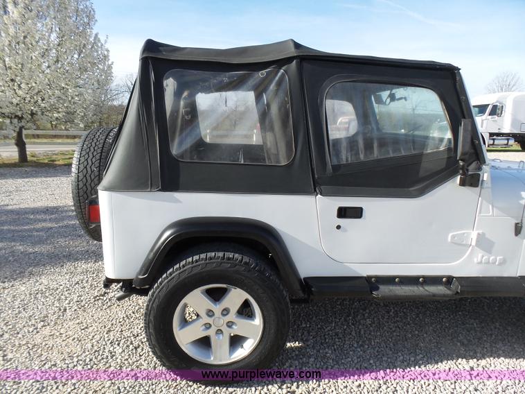 image for item L5472 1992 Jeep Wrangler Islander SUV