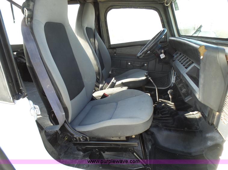 image for item L5472 1992 Jeep Wrangler Islander SUV