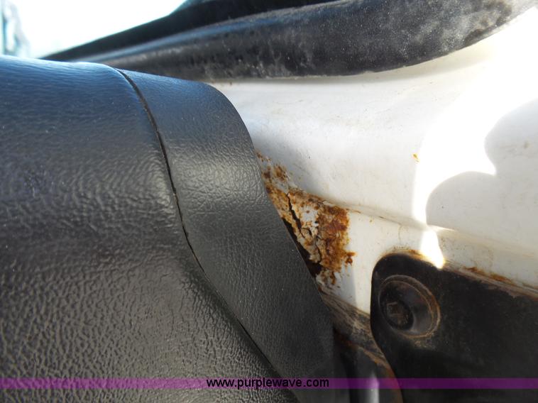 image for item L5472 1992 Jeep Wrangler Islander SUV